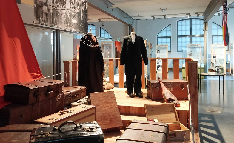 Eröffnung der Sonderausstellung : „Das Glück in der Ferne“