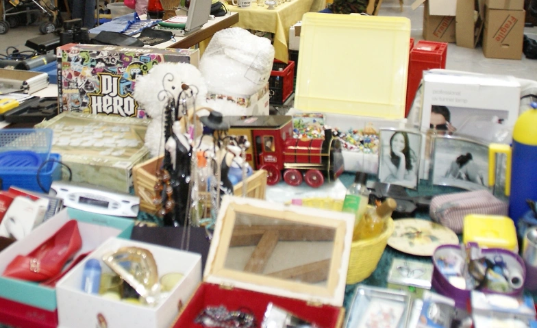 Hof-Flohmarkt samstags 10 - 14 Uhr