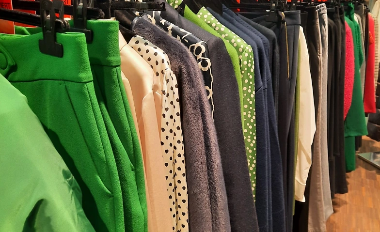 Großer Sonderverkauf: Premiummode zu Outlet-Preisen